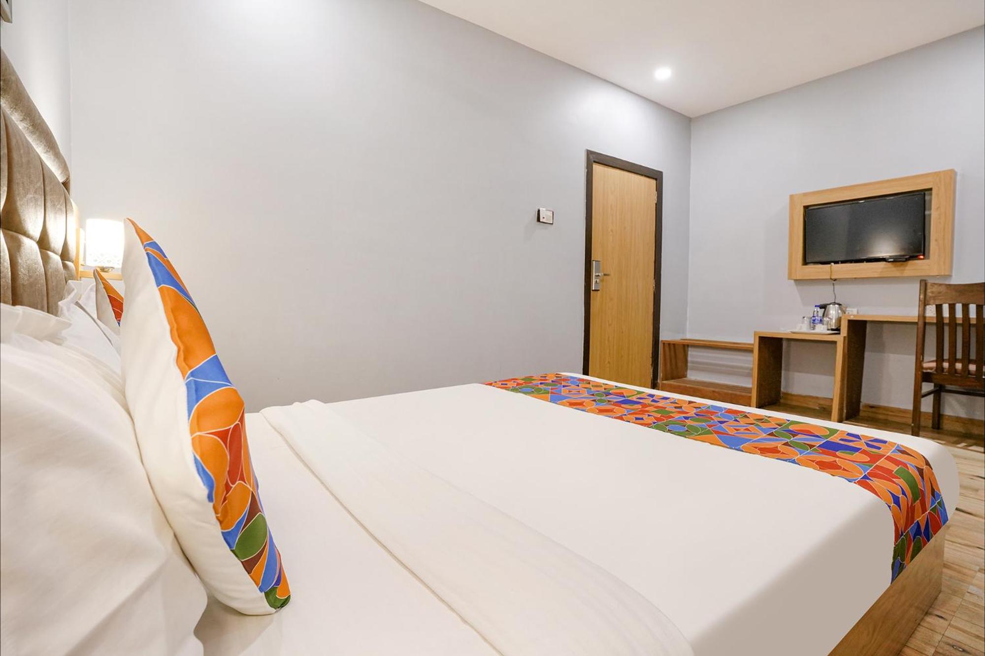Fabhotel Zara Grand Мумбай Екстериор снимка