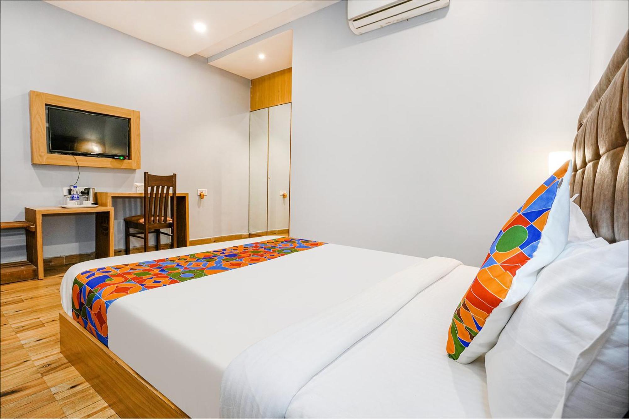Fabhotel Zara Grand Мумбай Екстериор снимка